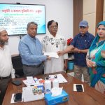 ইএসডিও’র মাইক্রোফাইন্যান্স প্রোগ্রামের উন্নয়নকর্মীদের পিএফ, গ্র্যাচুইটি ও অন্যান্য সুবিধাদির চেক প্রদান
