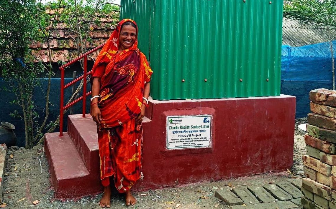 Toilet handover to Kakoli Rani Mondol-Uttor Puijala, Sreeula UP – Copy