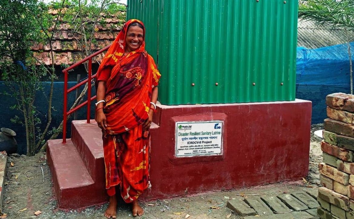 Toilet handover to Kakoli Rani Mondol-Uttor Puijala, Sreeula UP – Copy