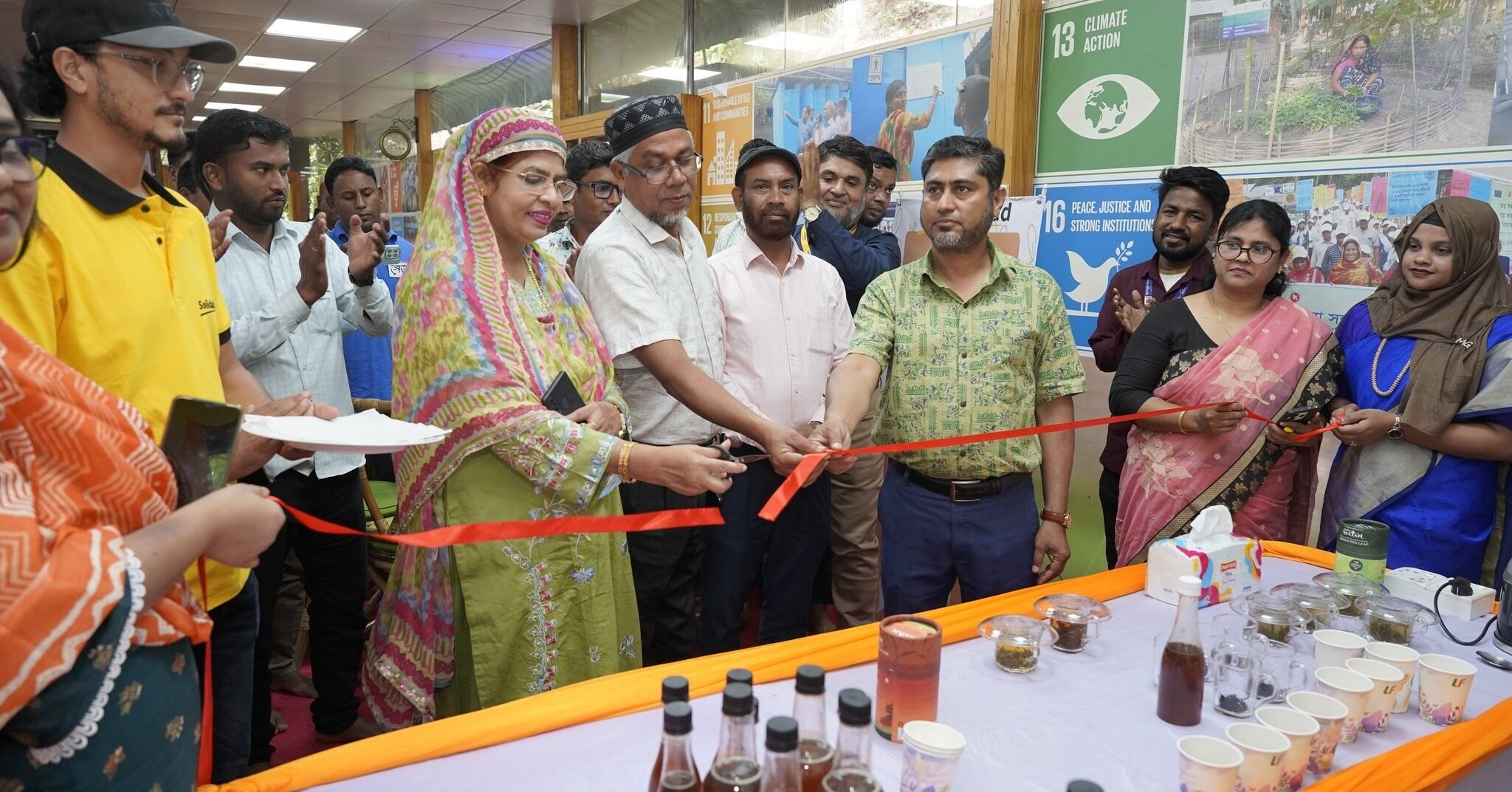 বিশ্ব মধু দিবস ও আন্তর্জাতিক চা দিবস